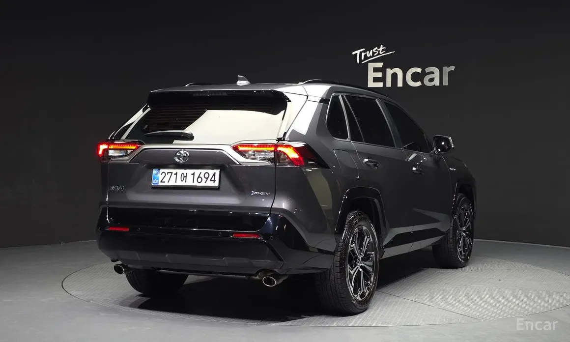 Фото 2 - Toyota RAV4