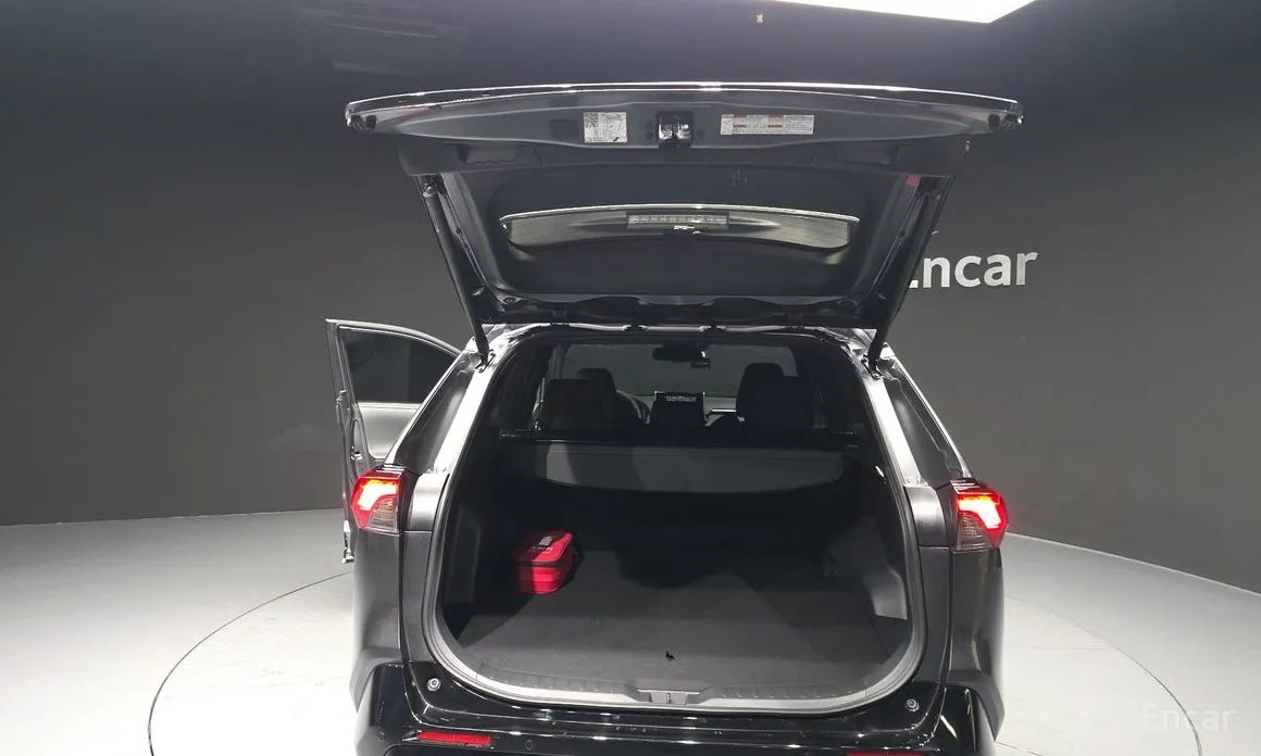 Фото 20 - Toyota RAV4