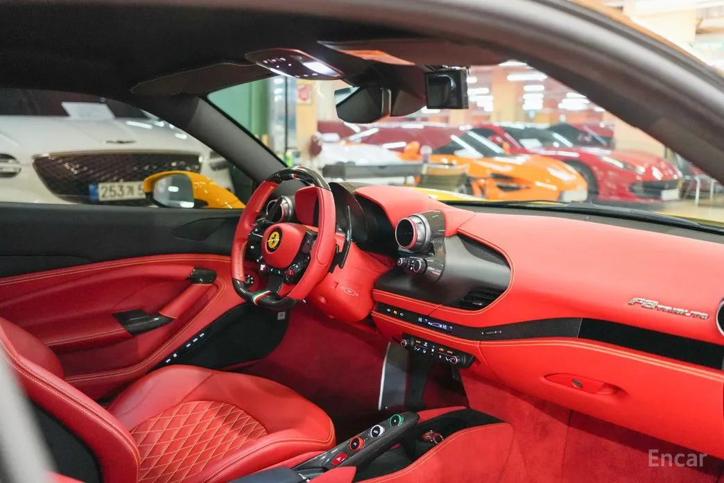 Фото 10 - Ferrari F8