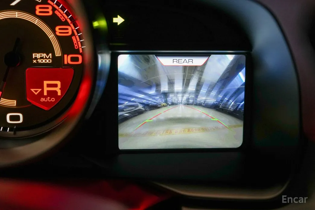 Фото 11 - Ferrari F8