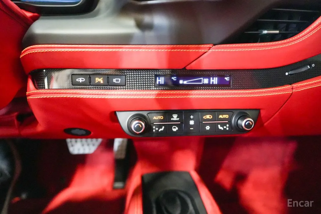 Фото 12 - Ferrari F8