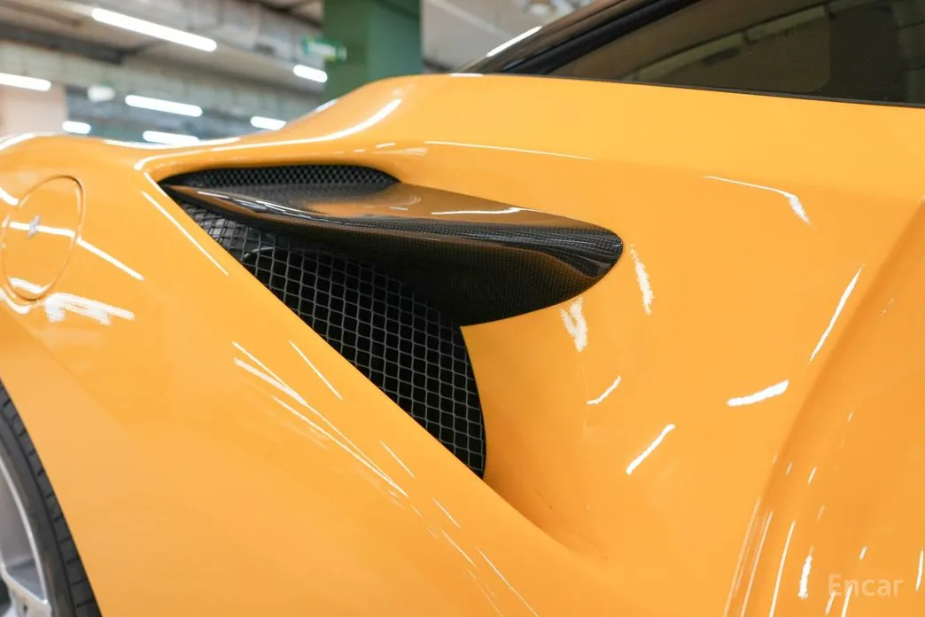 Фото 19 - Ferrari F8