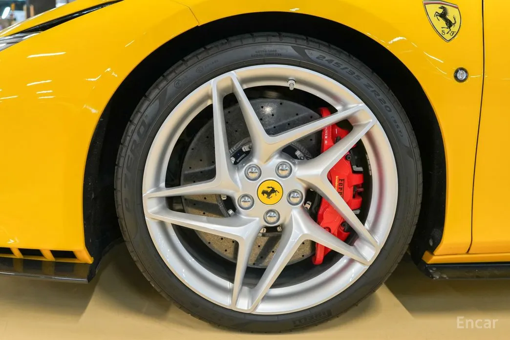 Фото 5 - Ferrari F8