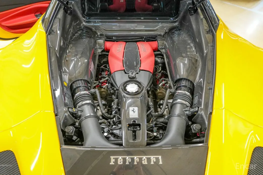 Фото 6 - Ferrari F8