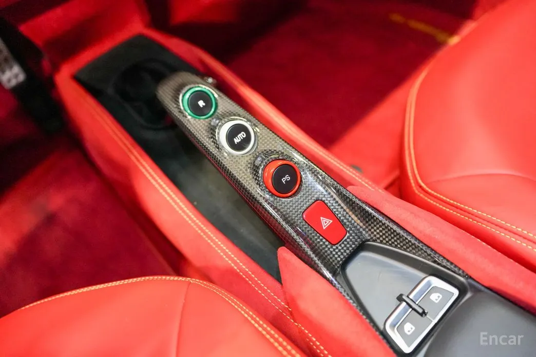 Фото 9 - Ferrari F8