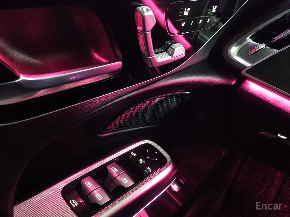 Фото 16 - Mercedes-Benz E-Class