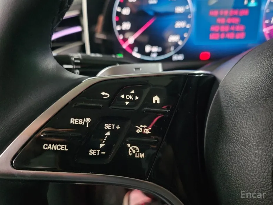 Фото 17 - Mercedes-Benz E-Class