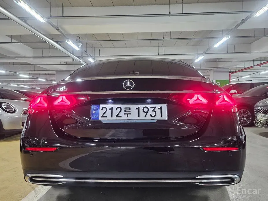 Фото 3 - Mercedes-Benz E-Class