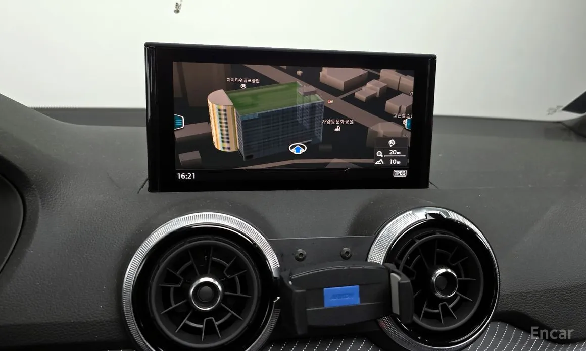 Фото 14 - Audi Q2