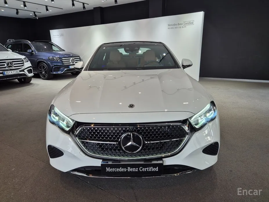 Фото 3 - Mercedes-Benz E-Class