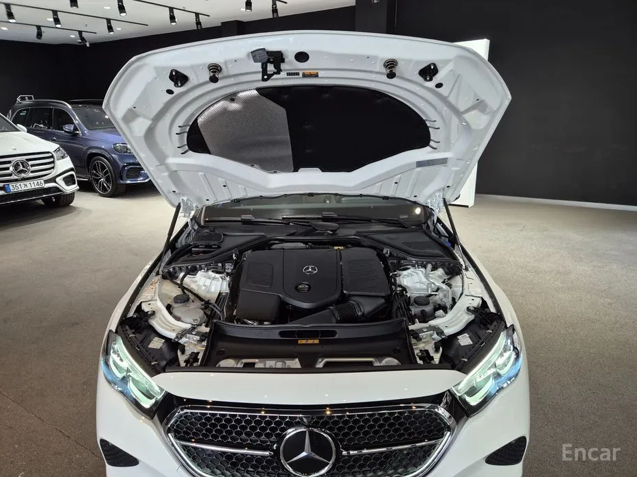 Фото 6 - Mercedes-Benz E-Class