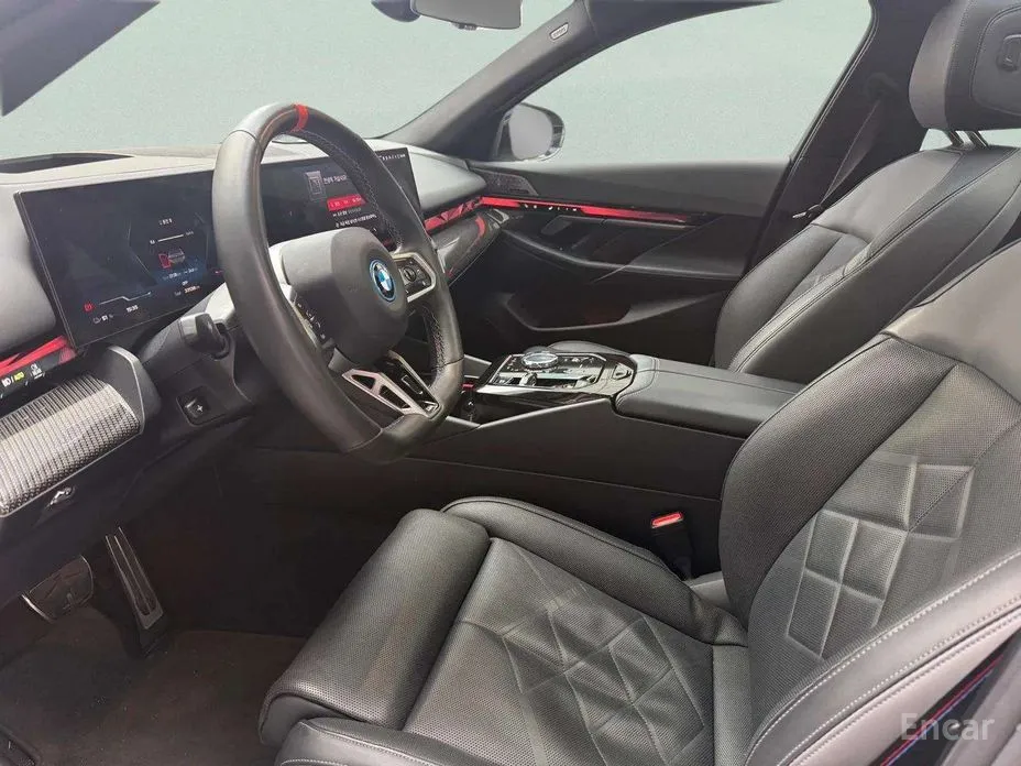 Фото 14 - BMW i5