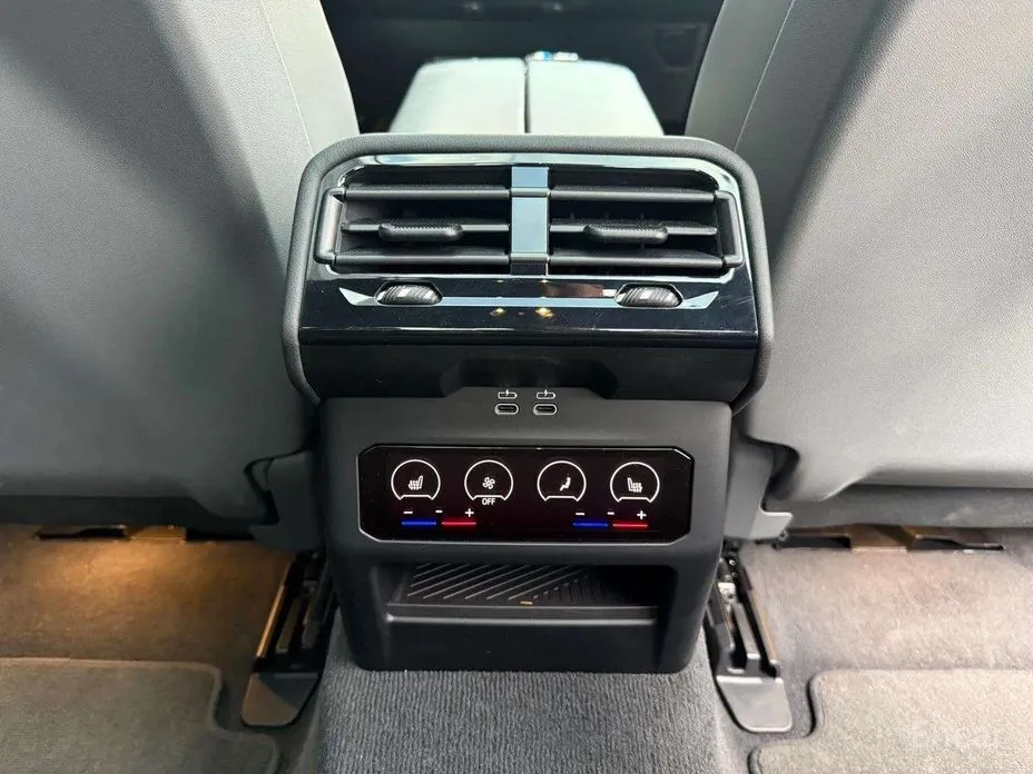 Фото 17 - BMW i5