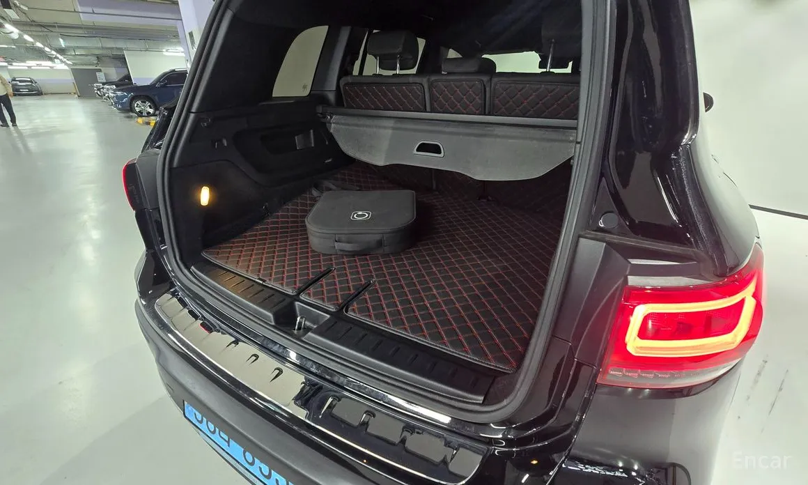 Фото 10 - Mercedes-Benz EQB