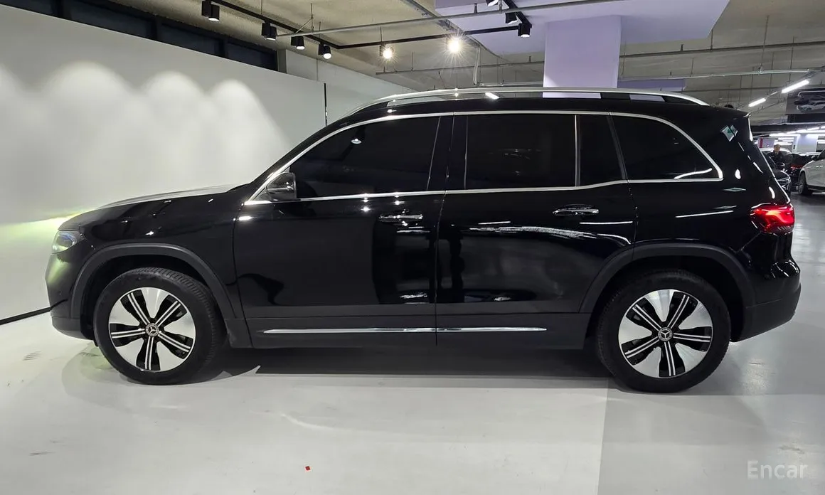 Фото 8 - Mercedes-Benz EQB