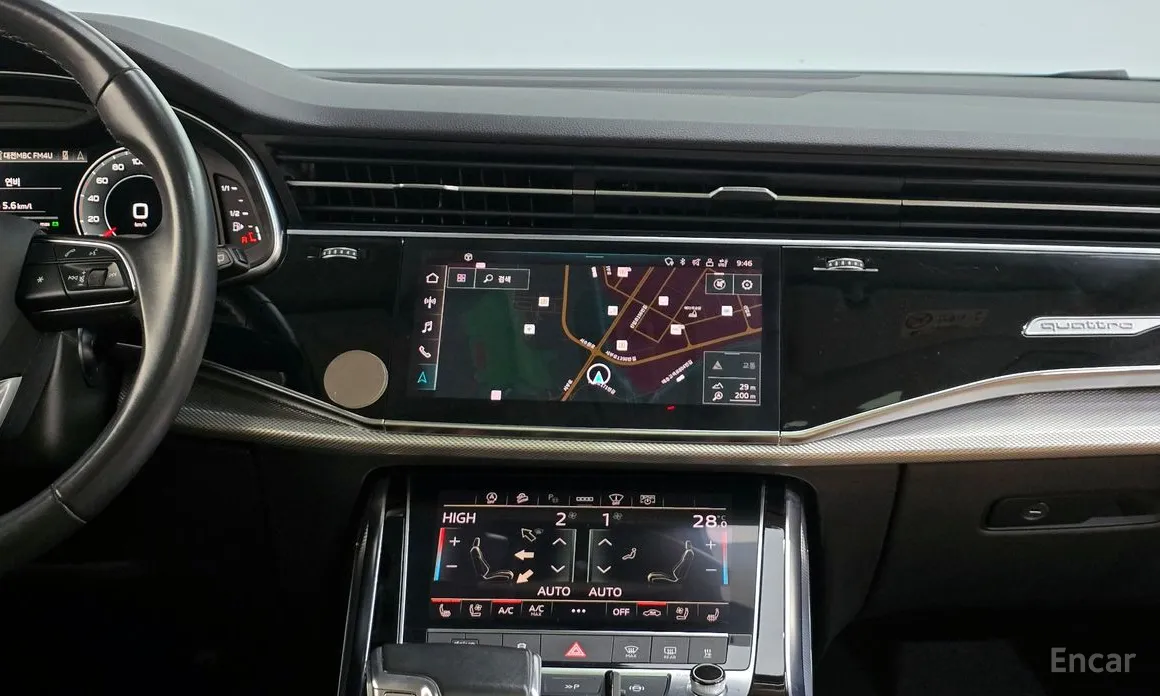 Фото 14 - Audi Q8