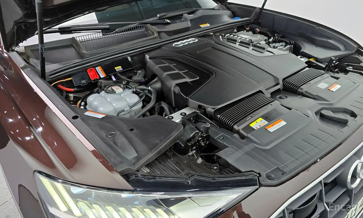 Фото 6 - Audi Q8