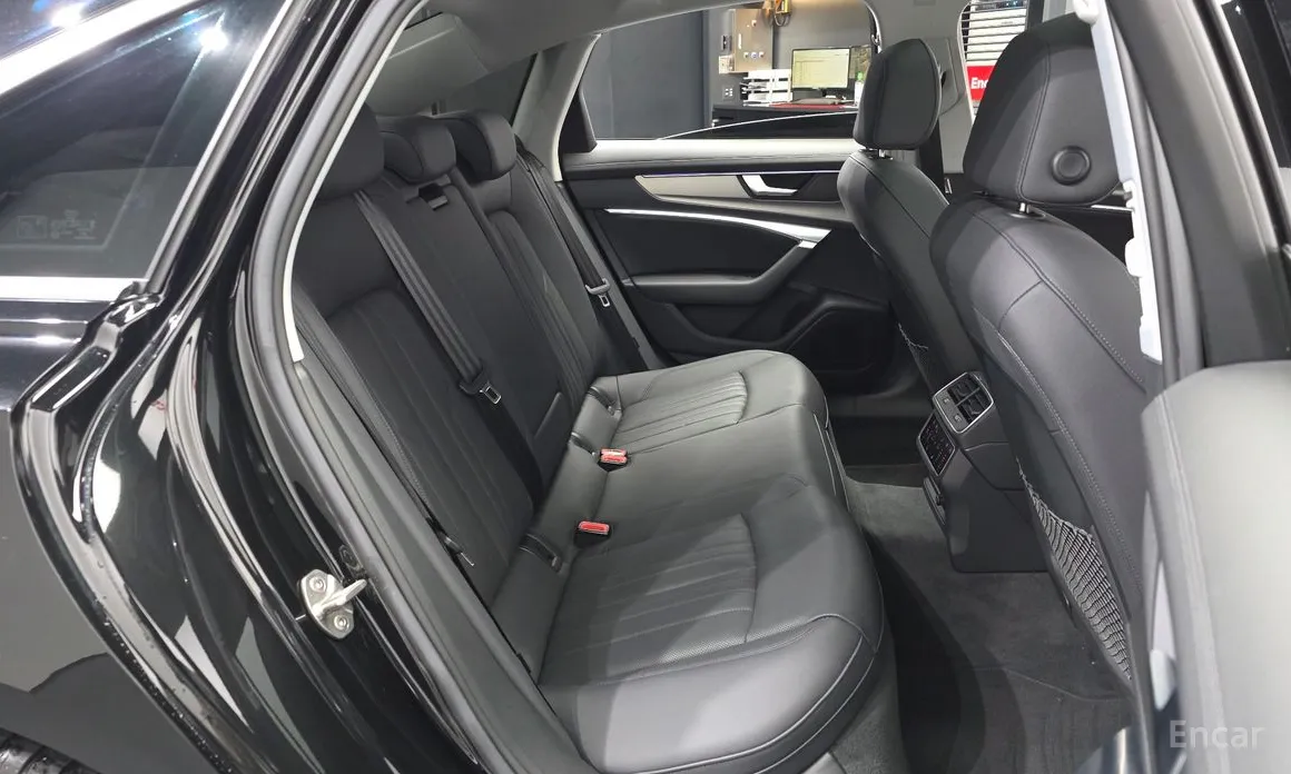 Фото 12 - Audi A6