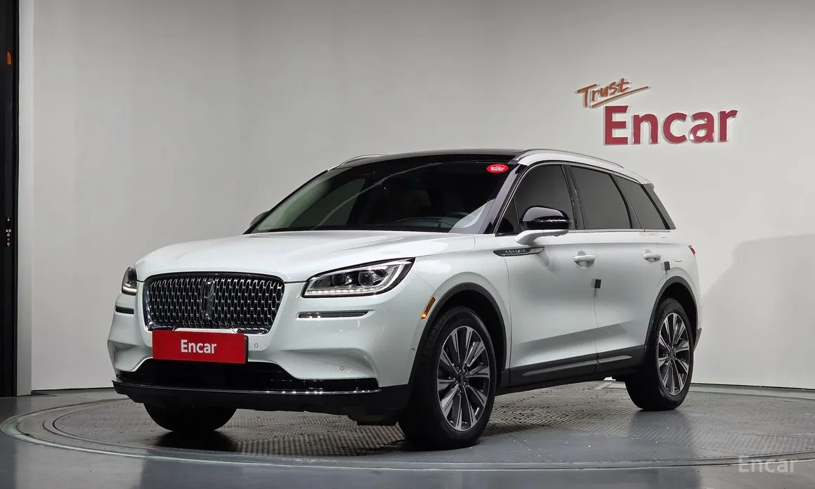 Фото 1 - Lincoln Corsair