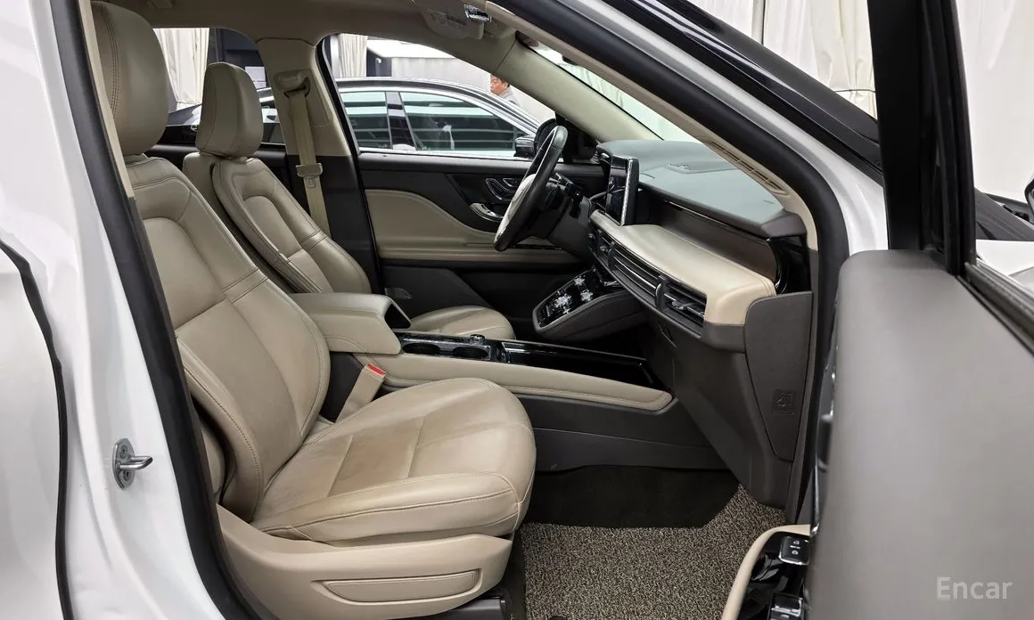 Фото 11 - Lincoln Corsair