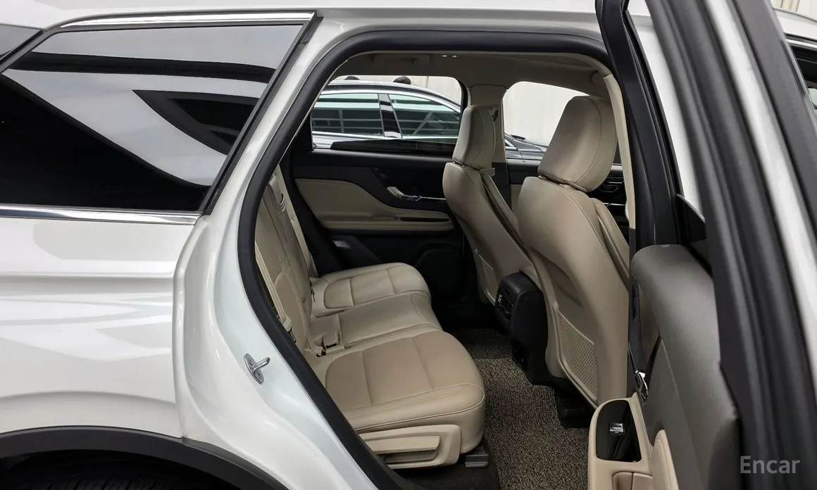 Фото 12 - Lincoln Corsair