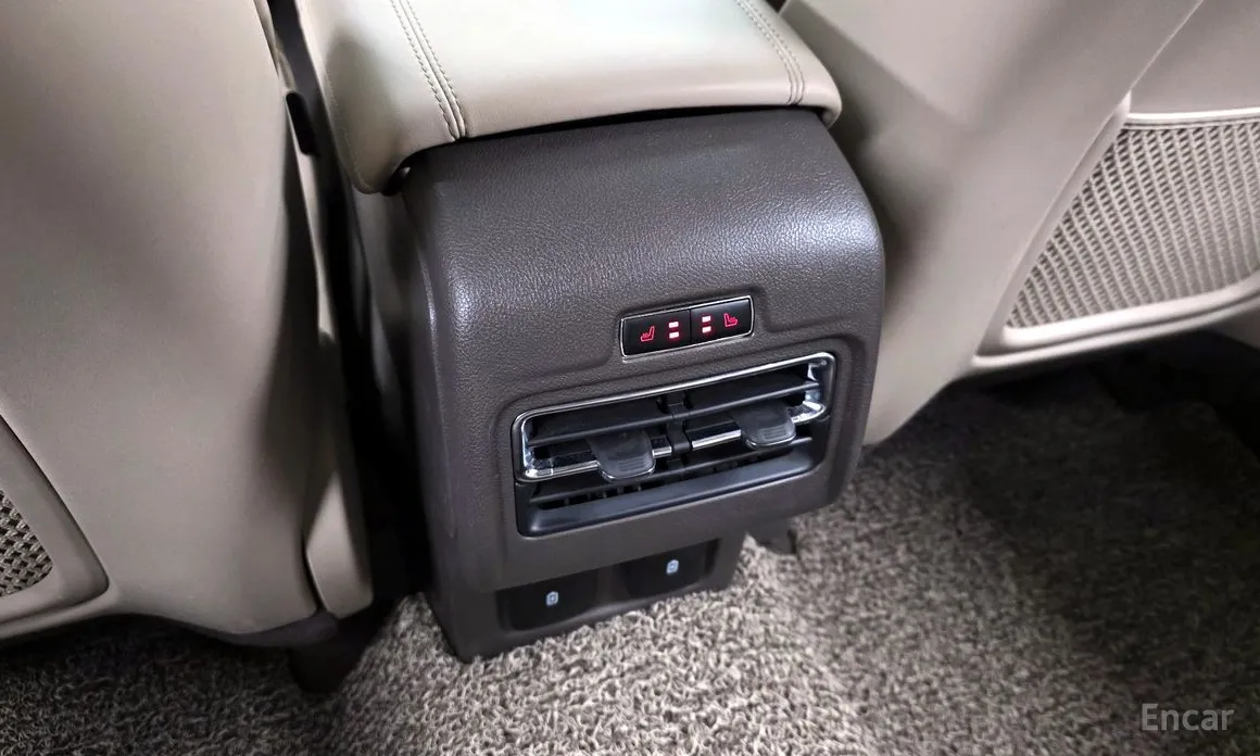 Фото 19 - Lincoln Corsair