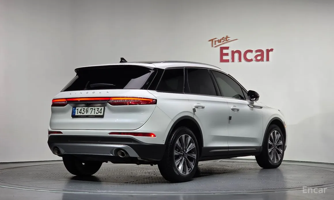 Фото 2 - Lincoln Corsair