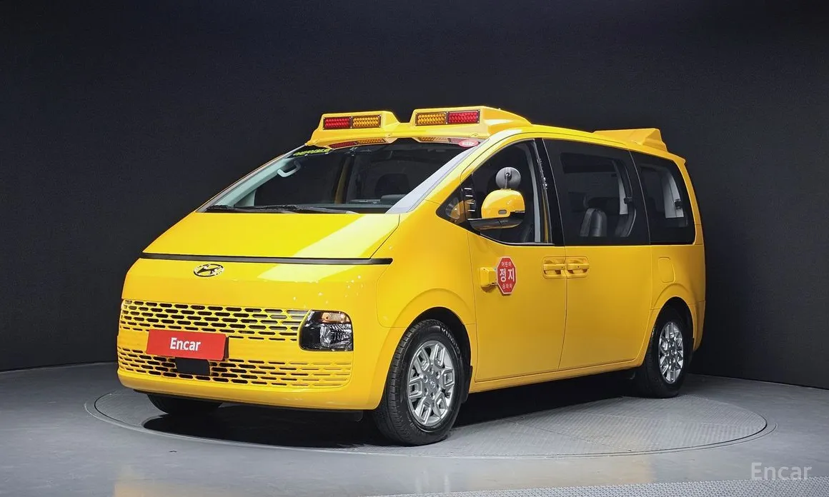 Фото 1 - Hyundai Staria