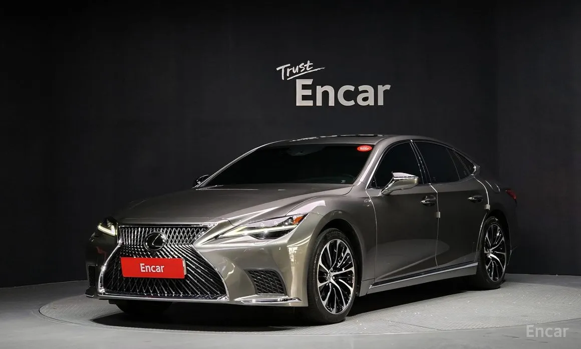 Фото 1 - Lexus LS