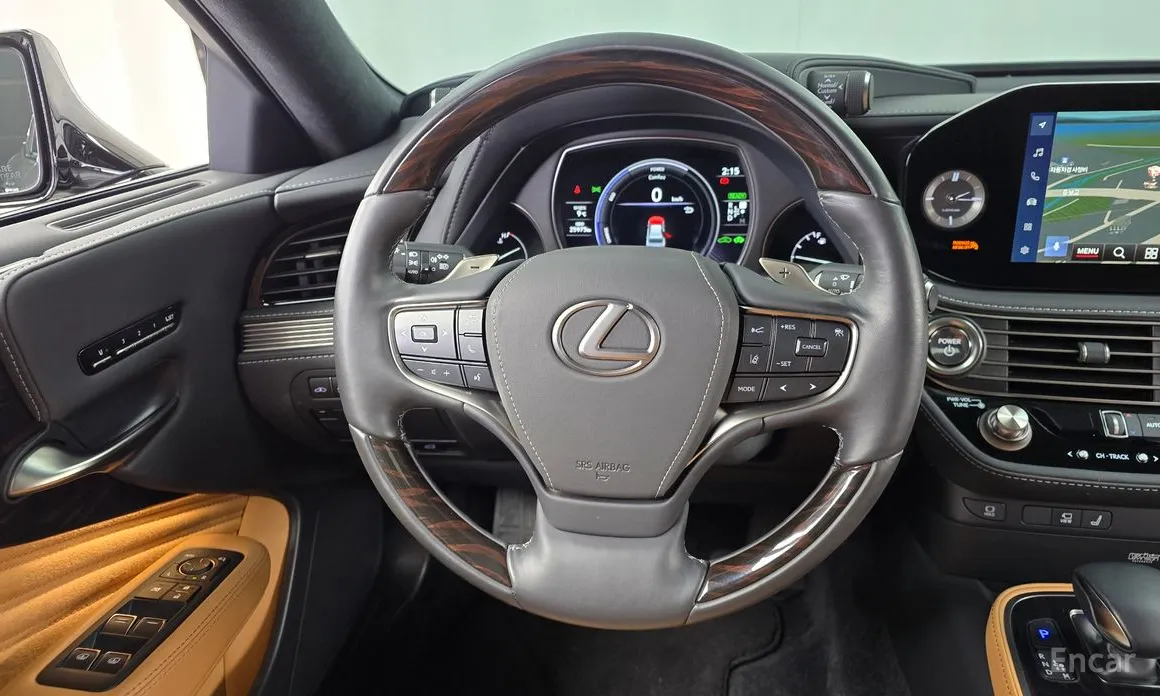 Фото 13 - Lexus LS