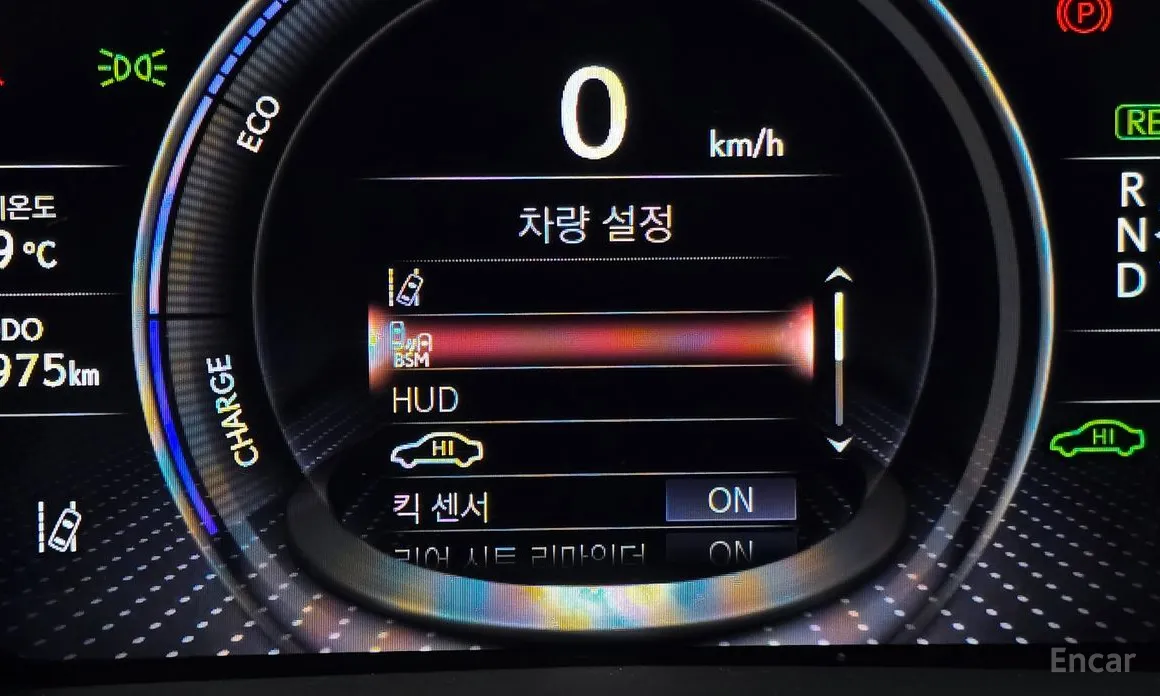 Фото 16 - Lexus LS