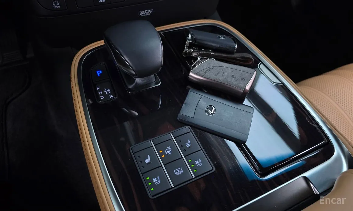 Фото 9 - Lexus LS