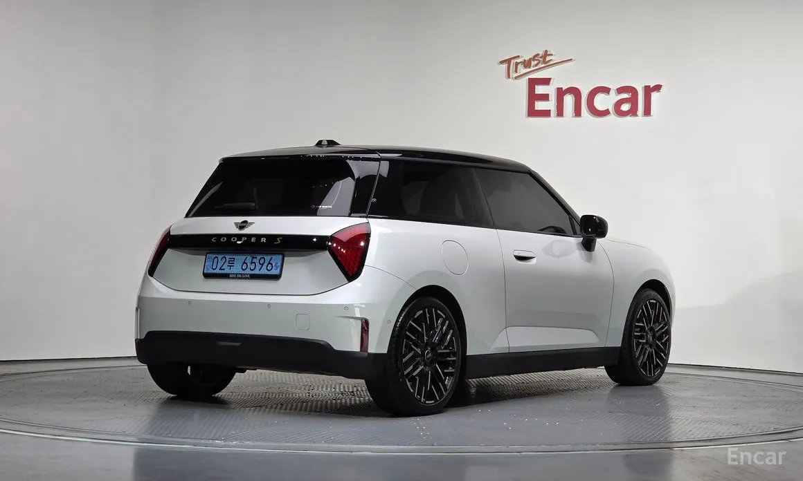 Фото 2 - Mini Cooper