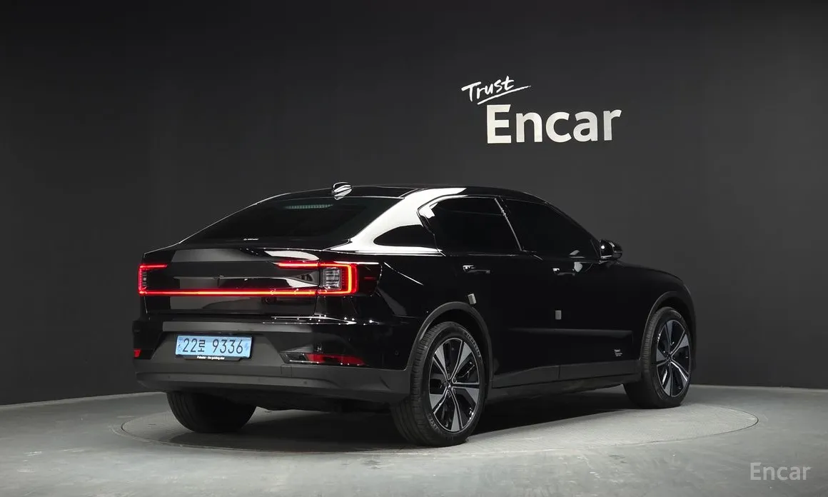 Фото 2 - Polestar 2
