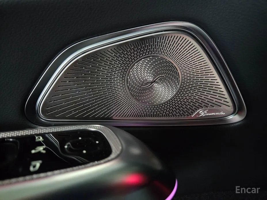 Фото 10 - Mercedes-Benz E-Class