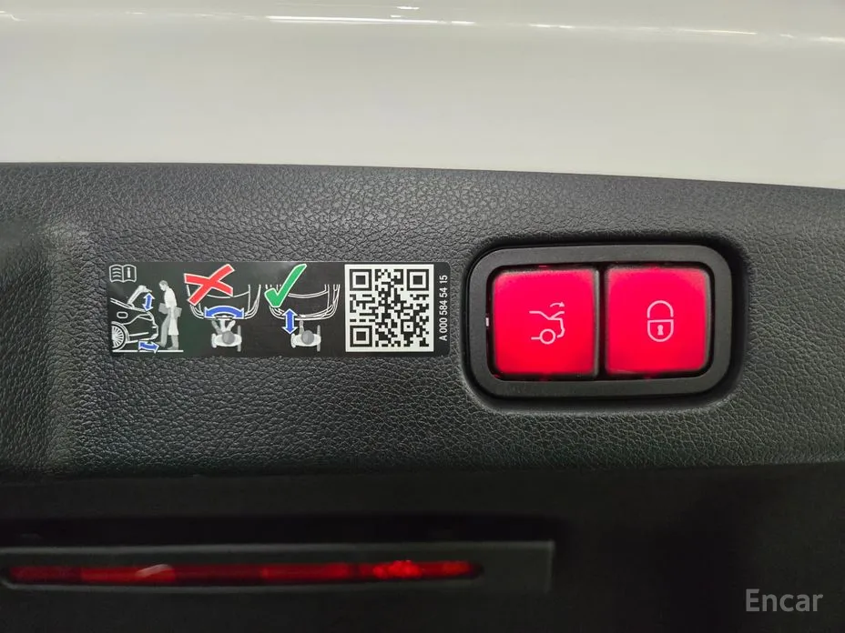 Фото 13 - Mercedes-Benz E-Class