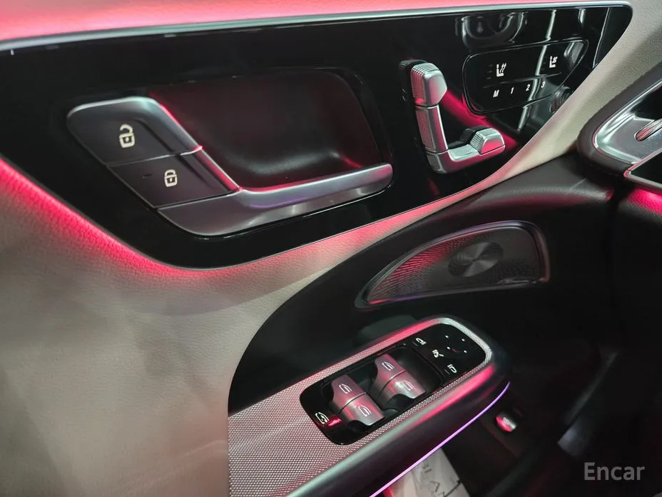 Фото 4 - Mercedes-Benz E-Class