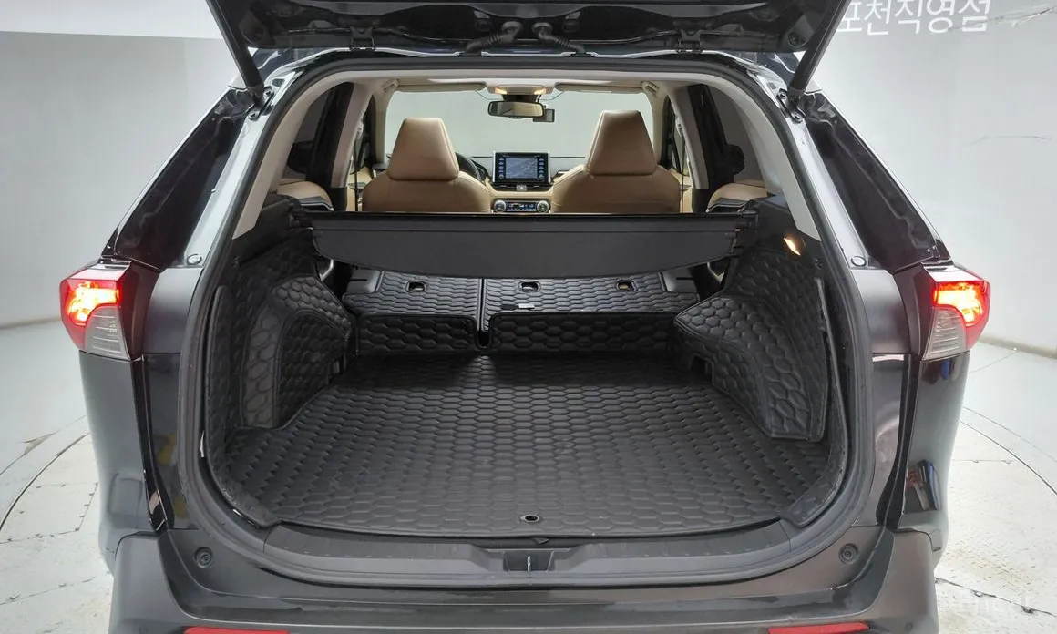 Фото 18 - Toyota RAV4