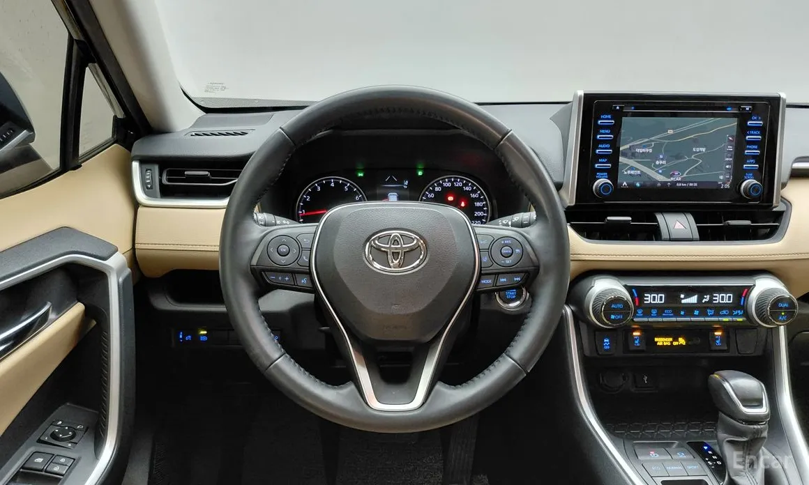 Фото 6 - Toyota RAV4