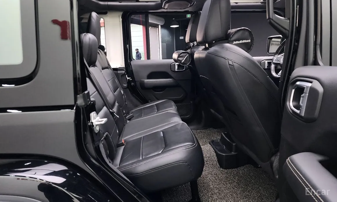 Фото 12 - Jeep Wrangler