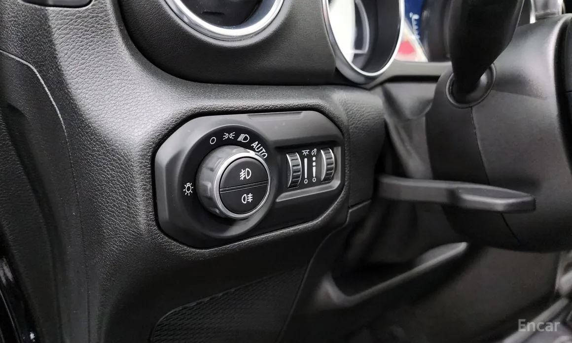 Фото 16 - Jeep Wrangler