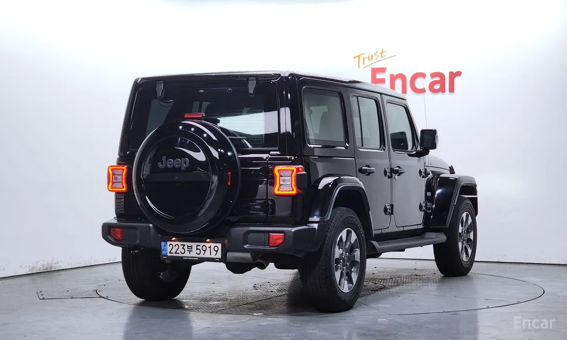 Фото 2 - Jeep Wrangler