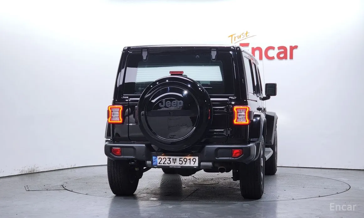 Фото 4 - Jeep Wrangler