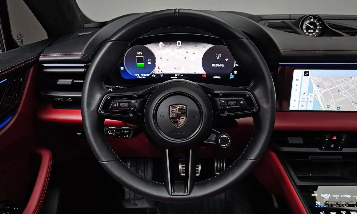 Фото 13 - Porsche Macan