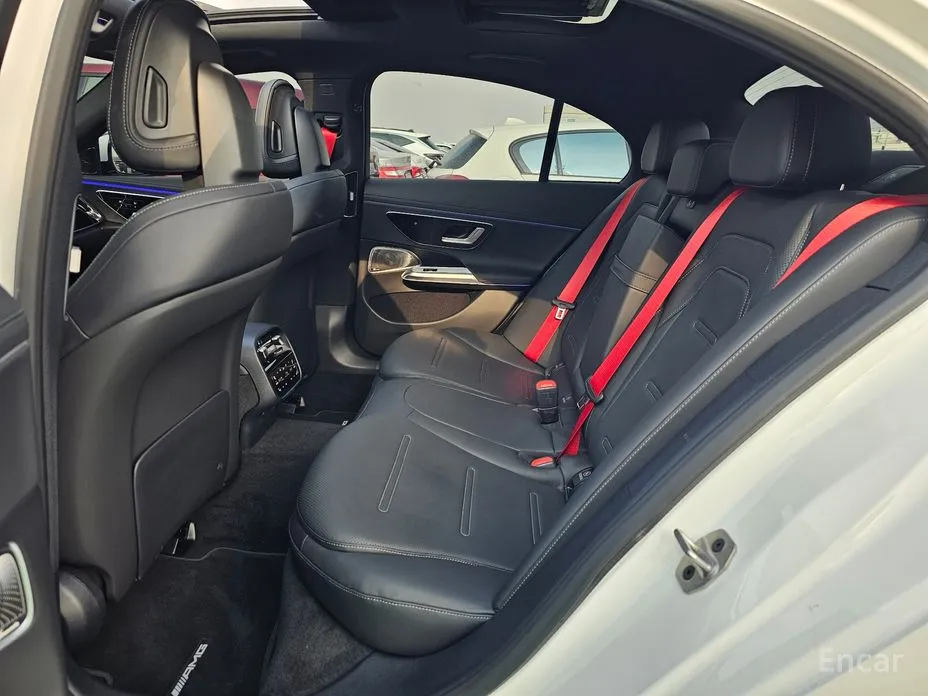 Фото 19 - Mercedes-Benz E-Class