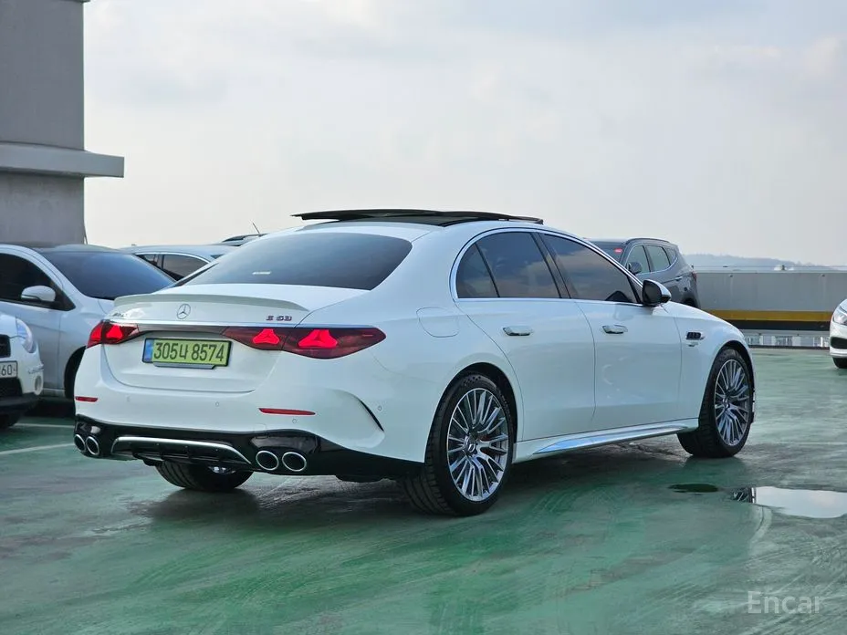 Фото 4 - Mercedes-Benz E-Class