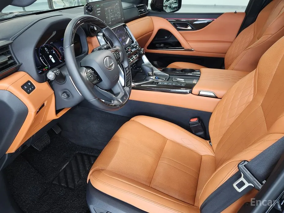 Фото 10 - Lexus LX