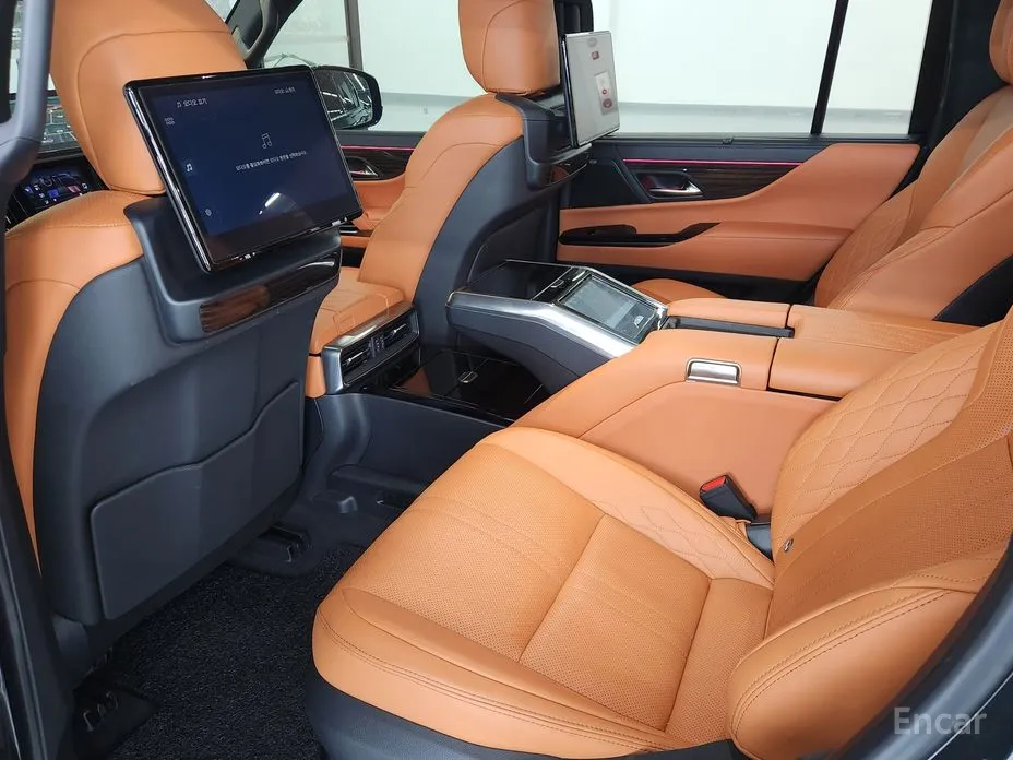 Фото 11 - Lexus LX