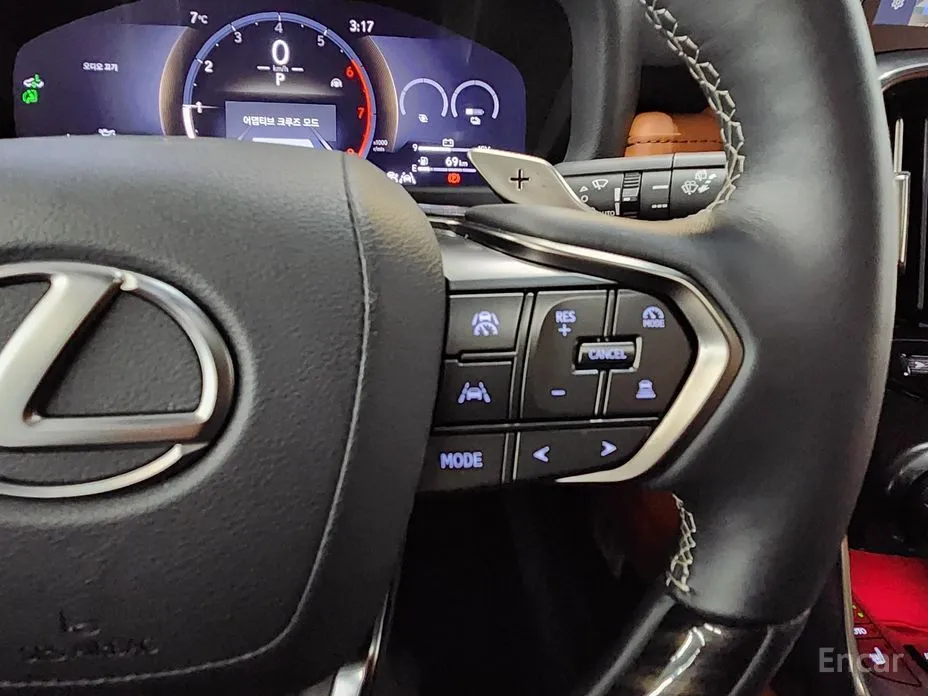 Фото 12 - Lexus LX