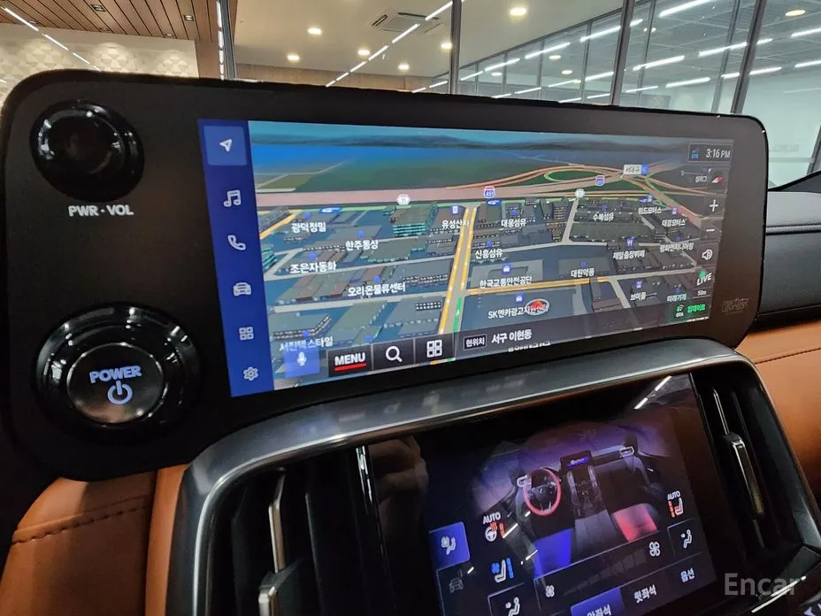 Фото 13 - Lexus LX